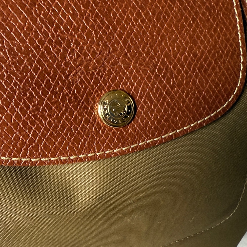 Elegant Brown Women's Tote Bag Longchamp
10x7x9 in - Picture 2 of 8